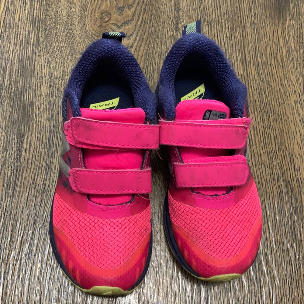 NEW BALANCE KENTRASY CHILDRENS SNEAKERS